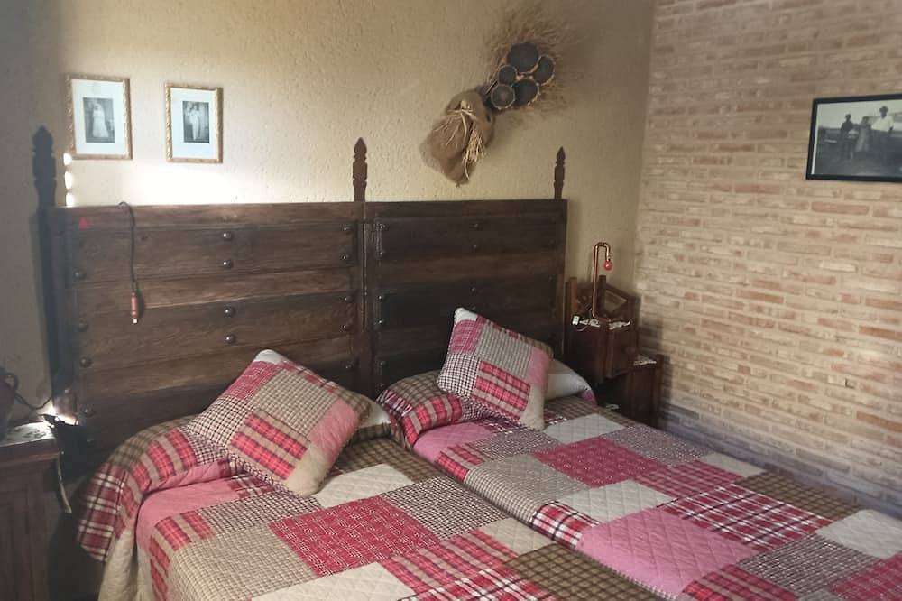 Jardín, barbacoa, Wifi, granja animales, admite mascotas, actividades niños in Turrubuelo, Boceguillas