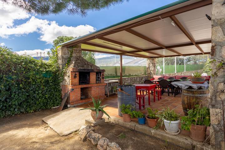 Casa rural con piscina para 10 personas, con jardín y vistas al lago, Se admiten mascotas en Provincia de Madrid - 2