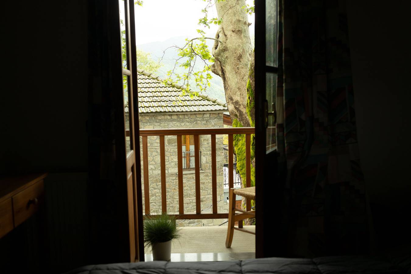 Guest House 'Armoloi Room 4' with Mountain View, Shared Terrace and Wi-Fi in Vikos-Aoos National Park