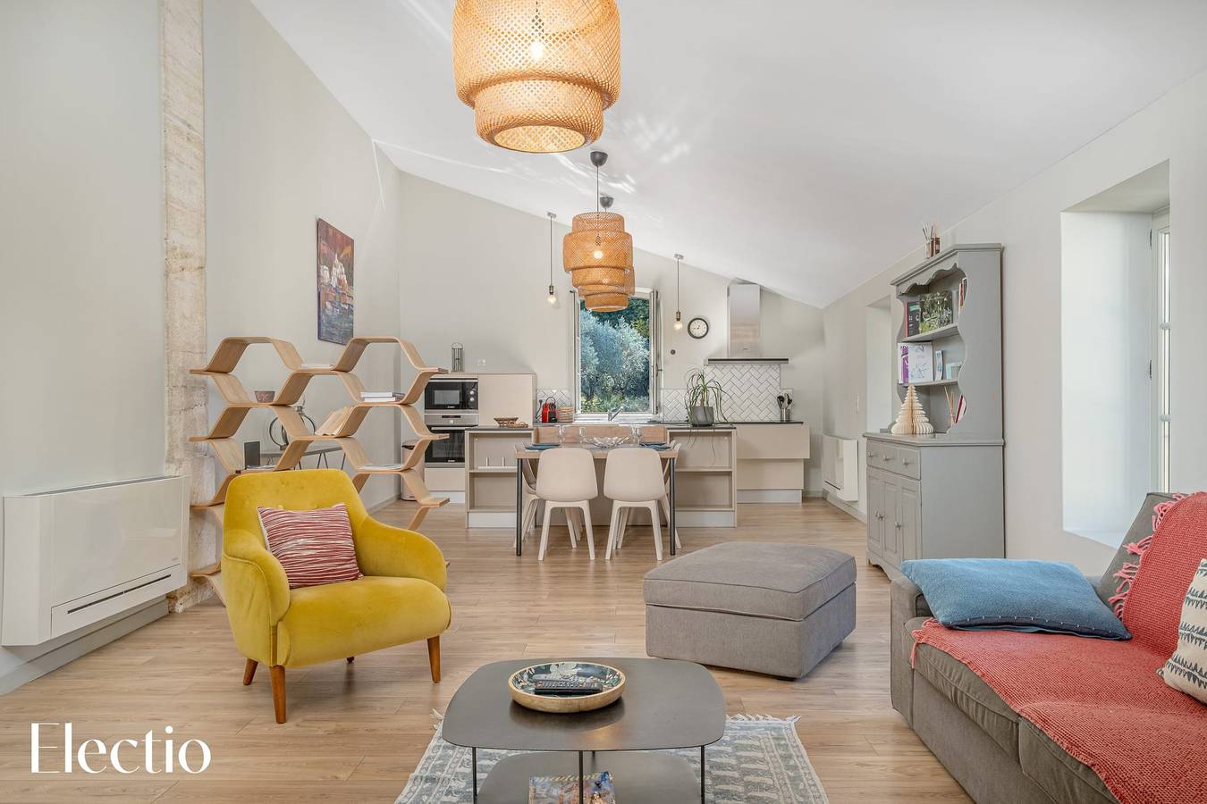 La Maison | Château Constantin in Cadenet, Parc naturel régional du Luberon