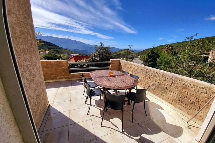 Gîte pour 8 personnes, avec balcon à Olmeta-di-Tuda