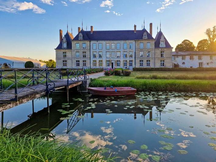 Location de vacances pour 2 personnes, avec vue sur le lac et vue ainsi que jardin et piscine, adapté aux familles en Champagne-Ardenne