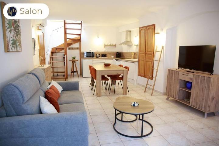 Gîte pour 4 personnes, avec terrasse et vue dans Office De Tourisme De Greoux Les Bains - 2