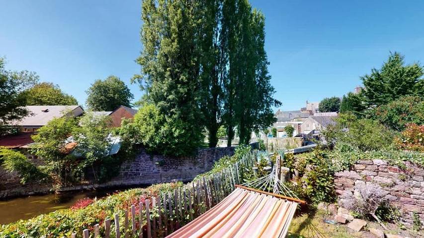 Location de vacances pour 22 personnes, avec jardin, adapté aux familles à Villedieu-les-Poêles - 2