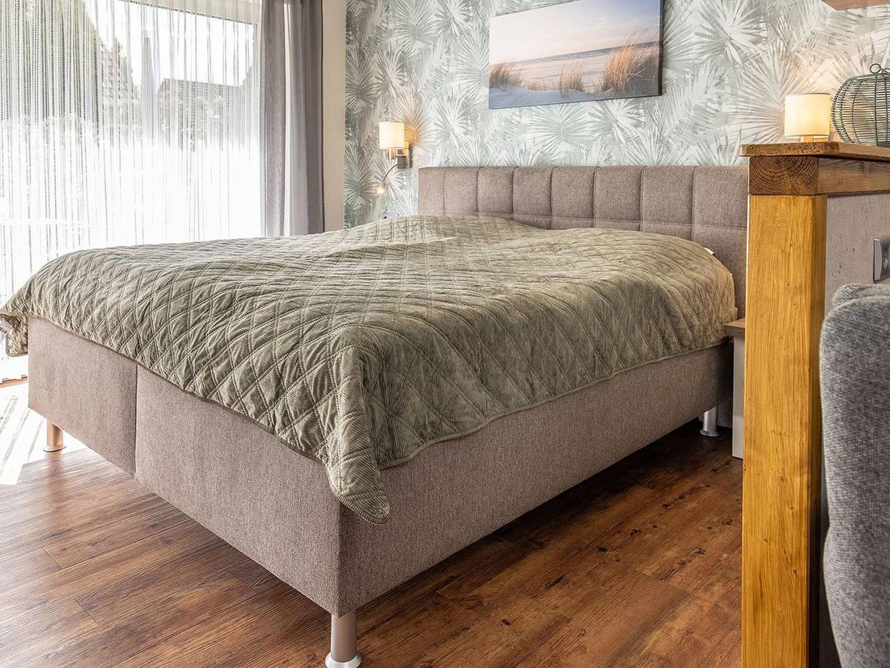 Ganze Ferienwohnung, Apartement 50181 - Attraktiv, komfortabel, nah am Meer: Frisch renoviertes 1-Zimmer-Appartement in strandnaher Lage. Geschmackvoll eingerichtet mit Doppelbett, moderner Küchenzeile und Terrasse mit Elektrogrill. in Carolinensiel-Harlesiel, Wittmund