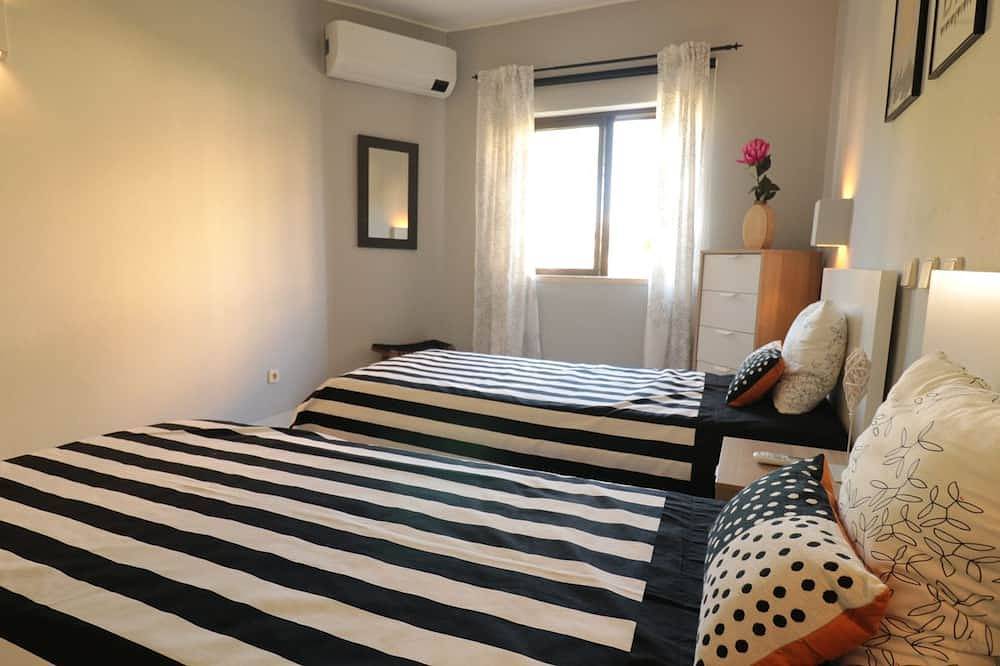 Apartamento entero, Alvor 1Br Flat in w/ Ac & Balcony by Lovelystay in Alvor, Distrito de Faro