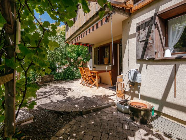 Ferienwohnung für 2 Personen, mit Garten und Seeblick sowie Terrasse und Ausblick am Thunersee - 2