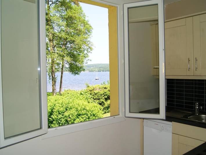 Casa moderna y auténtica junto al lago con jardín y aparcamiento in Moux-en-Morvan, Lago de Settons
