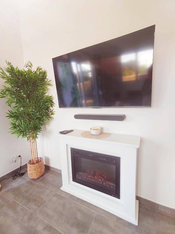 Location de vacances pour 10 personnes, avec piscine ainsi que vue et jardin à Faremoutiers - 4