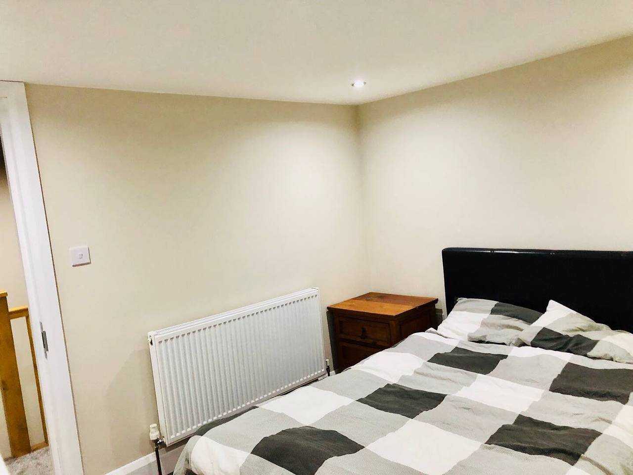 Ganze Ferienwohnung, Small 3 Bed Flat near Heathrow in Spelthorne, Surrey