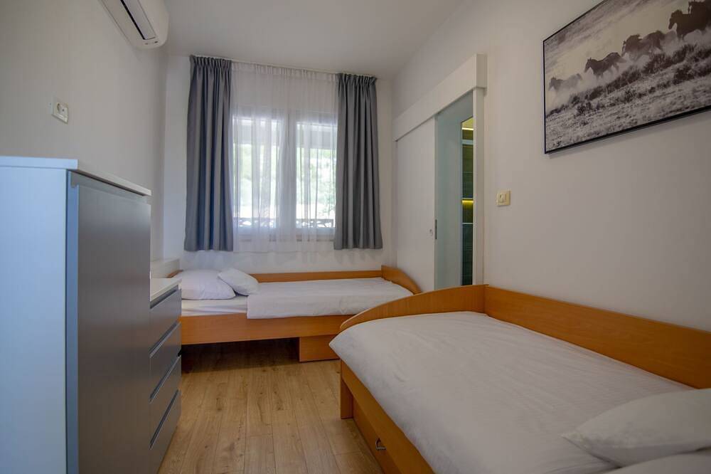 Villa Elin mit großem, privatem Pool in Seoca in Dalmatinisches Zagora