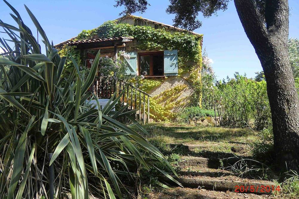 Belle maisonnette climatisée très calme dans propriété privée vue vallée et mer in Sarrola-Carcopino, Région d'Ajaccio
