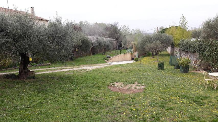 Location de vacances pour 6 personnes, avec Jacuzzi et Terrasse ainsi que Jardin et Vue à Montfrin - 4