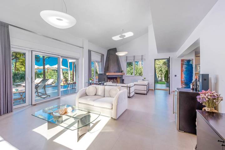 Ferienhaus für 12 Personen, mit Balkon und Whirlpool sowie Terrasse und Pool in Chalkidiki - 3