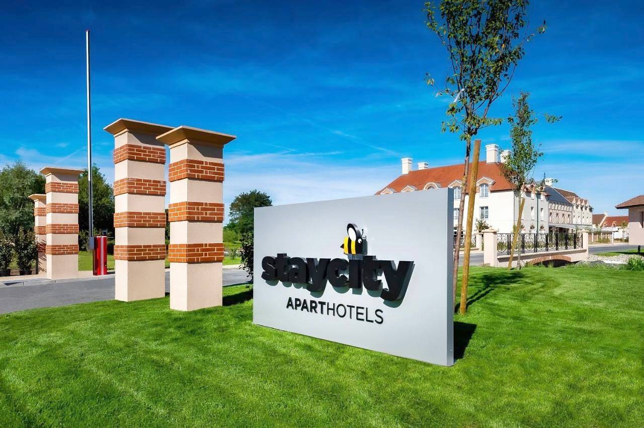 Hôtel pour 4 personnes avec jardin in Bailly-Romainvilliers, Seine-et-Marne