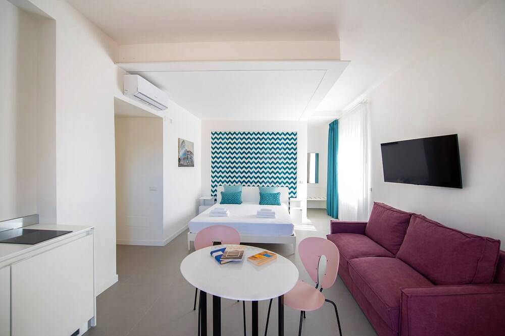 Suite-Vierbettzimmer-Con angolo cottura-Ensuite mit Dusche-Stadtblick in Pompei, Nationalpark Vesuv