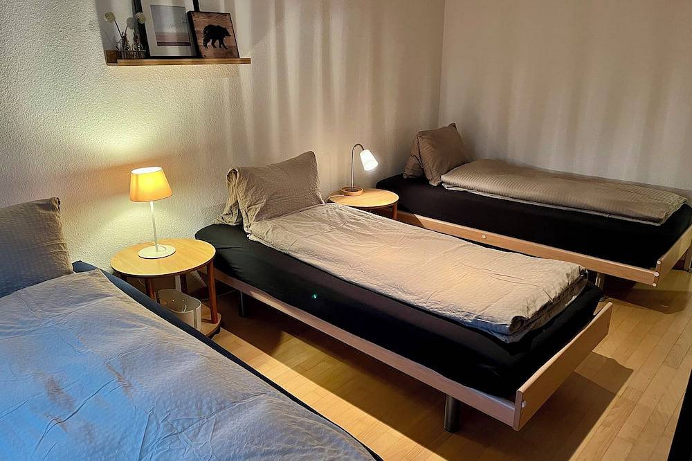 Ganze Wohnung, Beautiful apartment with plenty of space for groups, near Thun and Interlaken in Steffisburg, Thunersee