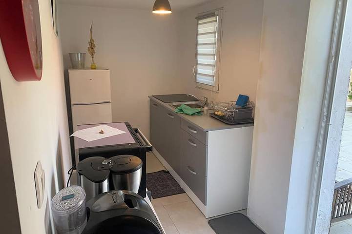 Quiet, pleasant accommodation with all comforts, pets welcome. in Contes, Mittelmeerküste (Frankreich)