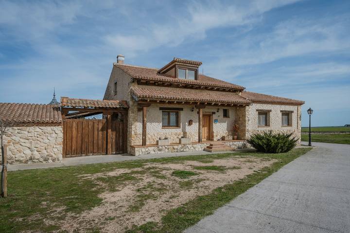 Apartamento para 23 personas, con Jardín y Vistas al lago en Segovia