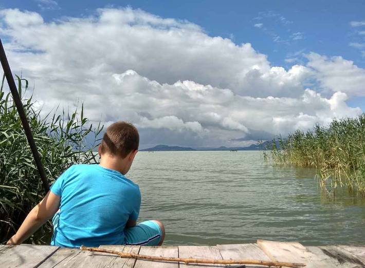 Ferienhaus mit Steg und direkter Zugang zum Wasser in Balatonmariafürdö, Plattensee Südufer