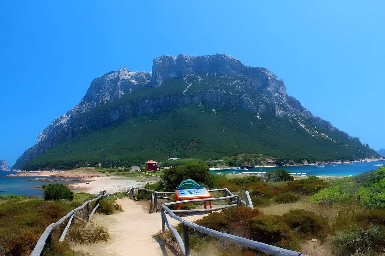 Ferienhaus 'Villa Smeralda' mit privater Terrasse und Klimaanlage in Loiri Porto San Paolo, Olbia-Tempio