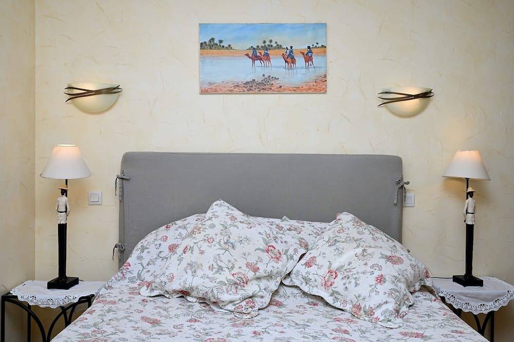 Bed and Breakfast 'Chambre Hellebores' con vistas a la montaña, terraza compartida y Wi-Fi in Guchen, Parque nacional de los Pirineos