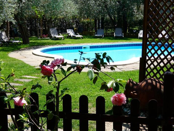 Appart’hôtel pour 4 personnes, avec vue ainsi que piscine et jardin, animaux acceptés