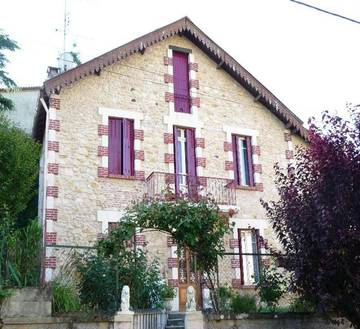 Gîte pour 2 personnes, avec terrasse et vue à Fumel