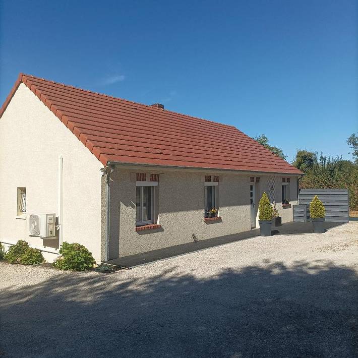 Gîte pour 4 personnes, avec Terrasse ainsi que Jardin et Vue à Saint-Maurice-sur-Aveyron