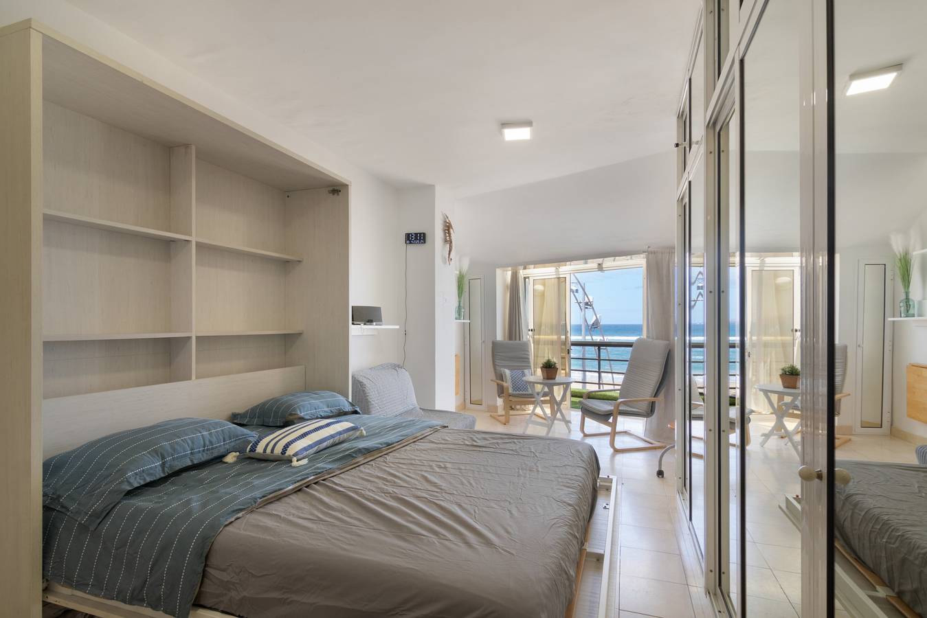 Estudio entero, Estudio de vacaciones 'Primera Linea' con vistas al mar, balcón y Wi-Fi in Las Palmas de Gran Canaria Centre, Las Palmas de Gran Canaria