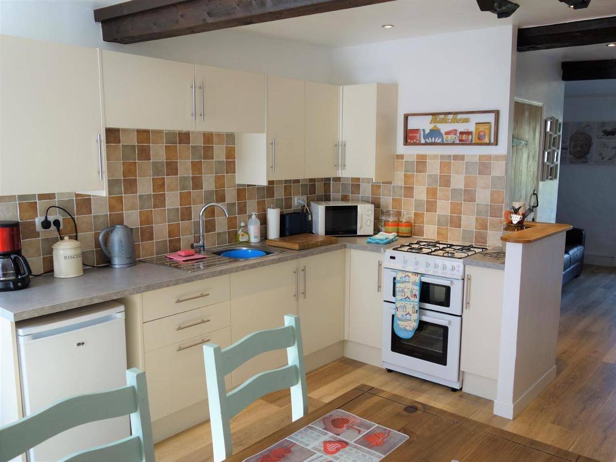 Appartement entier, One-Bedroom Apartment in Pré-en-Pail, Parc naturel régional Normandie-Maine