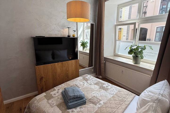 Ganze Wohnung, Stilvolle Fewo direkt am Markt und Rathaus in Ozeaneum Stralsund, Stralsund