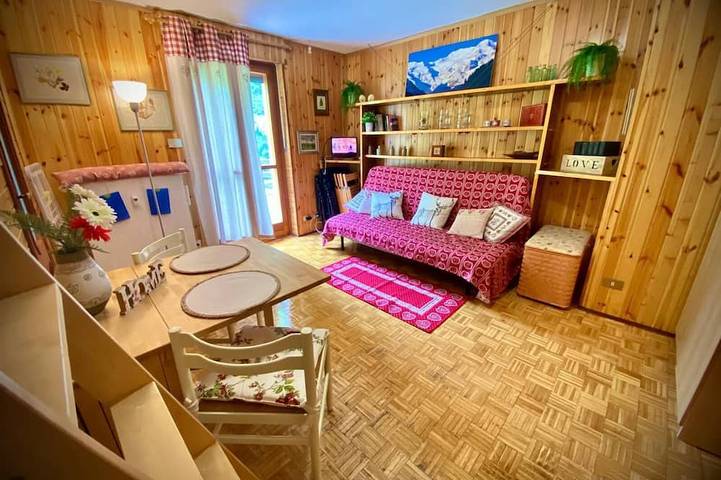 Gîte pour 4 personnes, avec jacuzzi et terrasse dans Gressoney-Saint-Jean