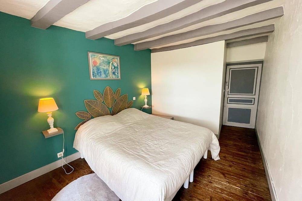 Gîte de caractère au cœur du village in L'Île-Bouchard, Vallée de la Loire