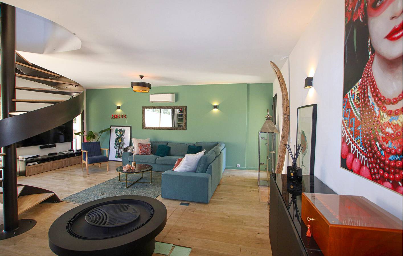 Luxury Apartment with Pool & Parking, 1.5km to Avignon in Les Angles (Gard), Nimes region