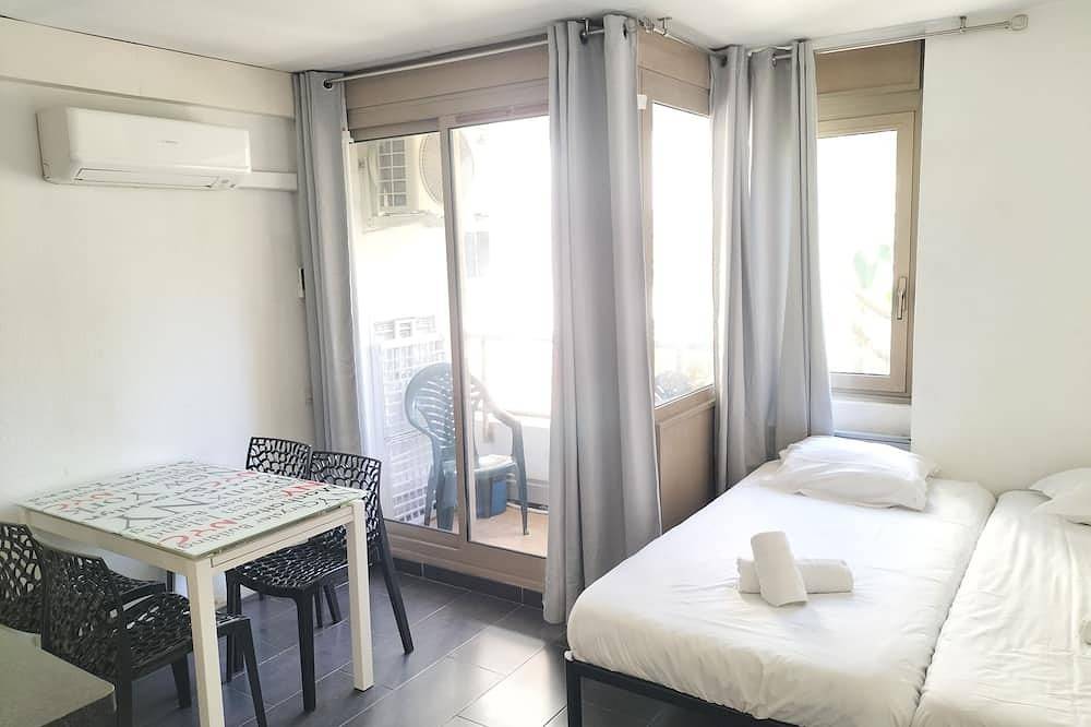 Ganze Wohnung, Studio-126-Ensuite mit Bad-Gartenblick in Juan-les-Pins, Antibes