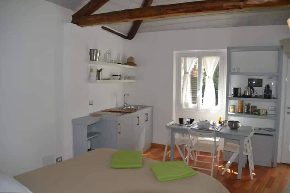 Lake view apartment Dependance in Carate Urio, Comosjøen
