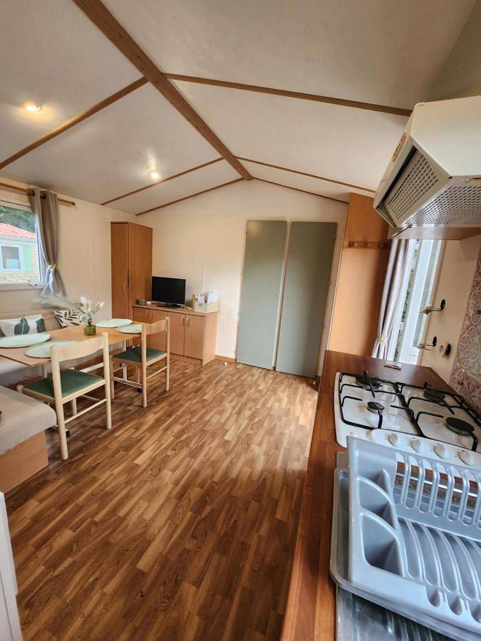 Location de vacances pour 6 personnes, avec piscine ainsi que jardin et vue sur le lac, animaux acceptés à Saint-Gérons - 4