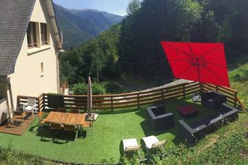 Gîte pour 10 personnes, avec terrasse à Bordères-Louron