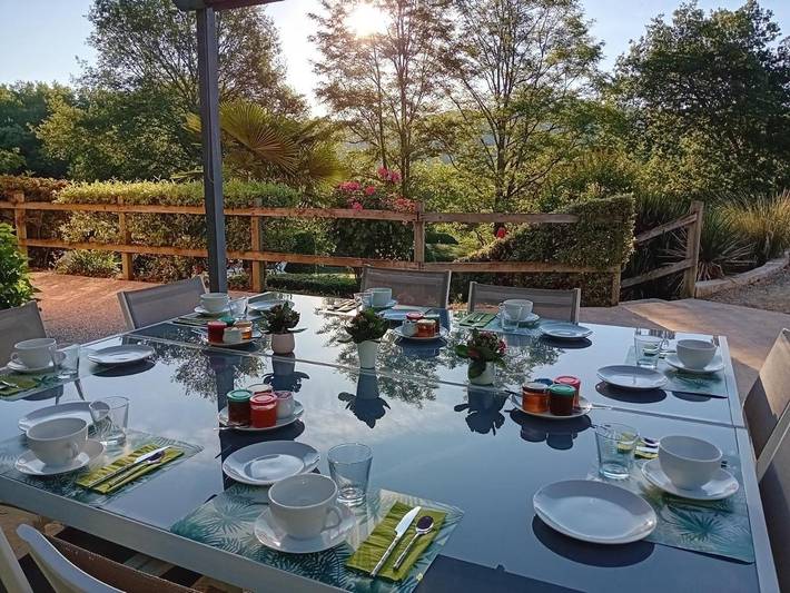 Chambre d’hôte pour 2 personnes, avec jardin et terrasse ainsi que vue et piscine à Sarlat-la-Canéda - 4