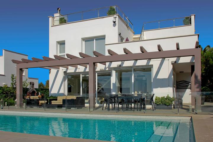 Villa for 8 people, with terrace in Menorca
