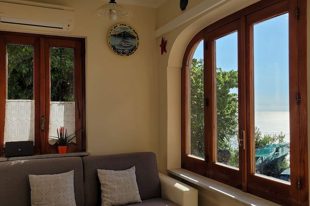 Sun & Relax, relaxing location with seaview in Marciano, Neapel Provinz