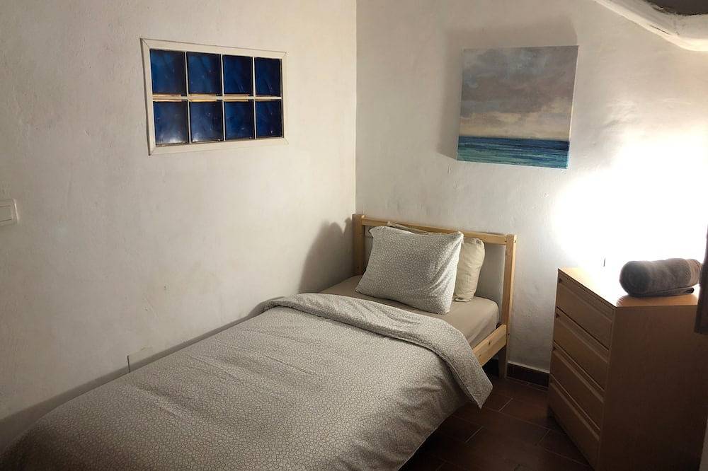 Apartamento entero, Apartamento de 2 dormitorios en planta baja in Casarabonela, Sierra de las Nieves