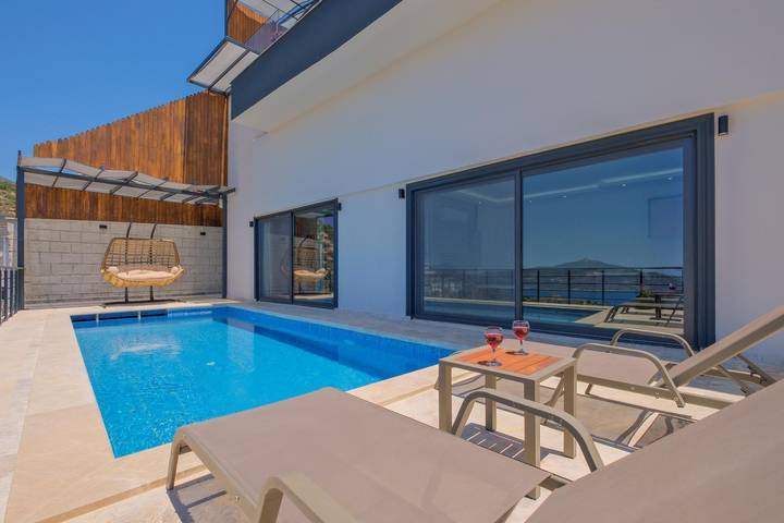 Holiday rental for 2 people, with garden and hot tub as well as terrace in Kalkan