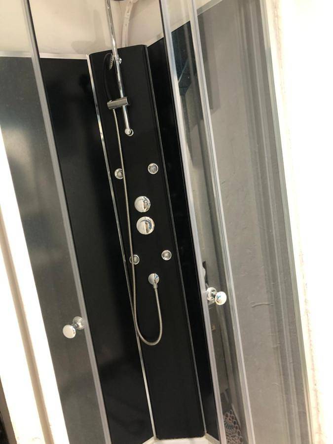 Gîte pour 2 personnes, avec terrasse et piscine ainsi que vue et jardin à Prissac - 4