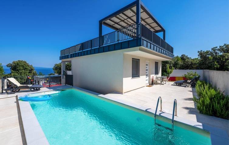 Ferienhaus für 6 Personen, mit Terrasse und Garten sowie Pool - 1