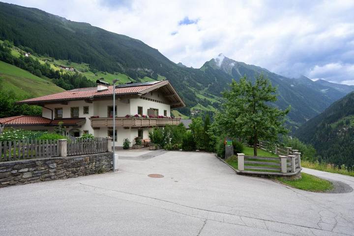 Ferienwohnung für 5 Personen, mit Terrasse und Garten