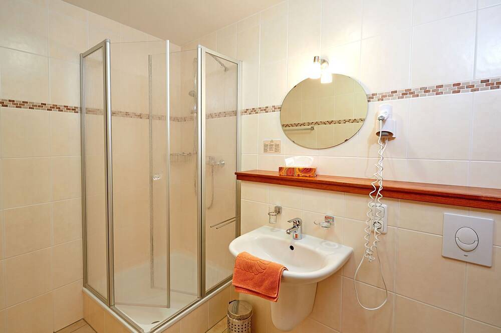 Ganze Wohnung, Standard Einzelzimmer - Spa und Wellness Hotel am Eifelsteig*** in Neroth, Vulkaneifel