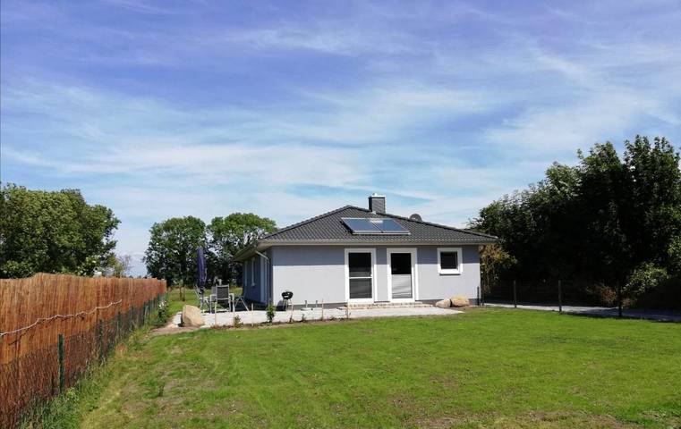 Ferienhaus für 6 Personen, mit Terrasse und Garten sowie Sauna