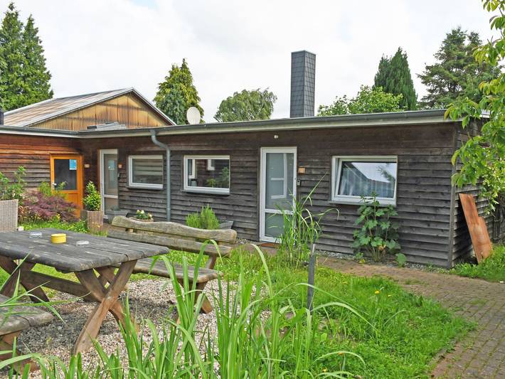 Ferienwohnung für 5 Personen, mit Terrasse und Garten in Stralsund